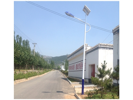 峰峰响堂古镇仿古太阳能路灯20套亮化工程